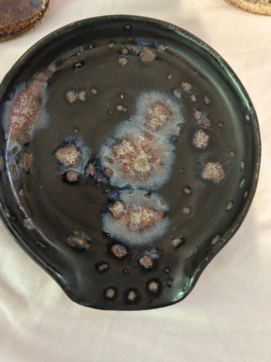 Stoneware spoon rest